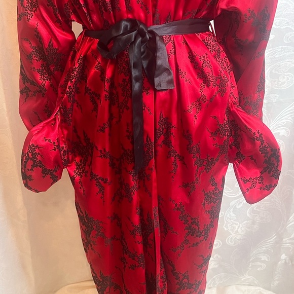 SzL/XL, Fredericks of Hollywood, vintage, black and red, Asian inspired robe. - Picture 5 of 10